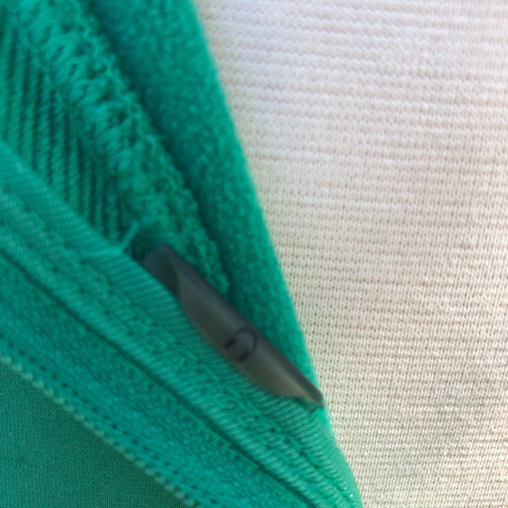 Nike Dri-Fit Pull Over - Picture 7 of 8